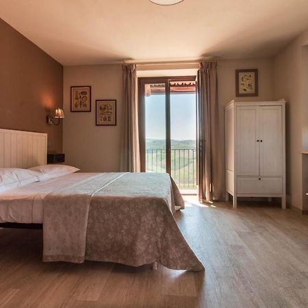 Poggio Dei Farinetti Bed & Breakfast Diano dʼAlba Екстериор снимка