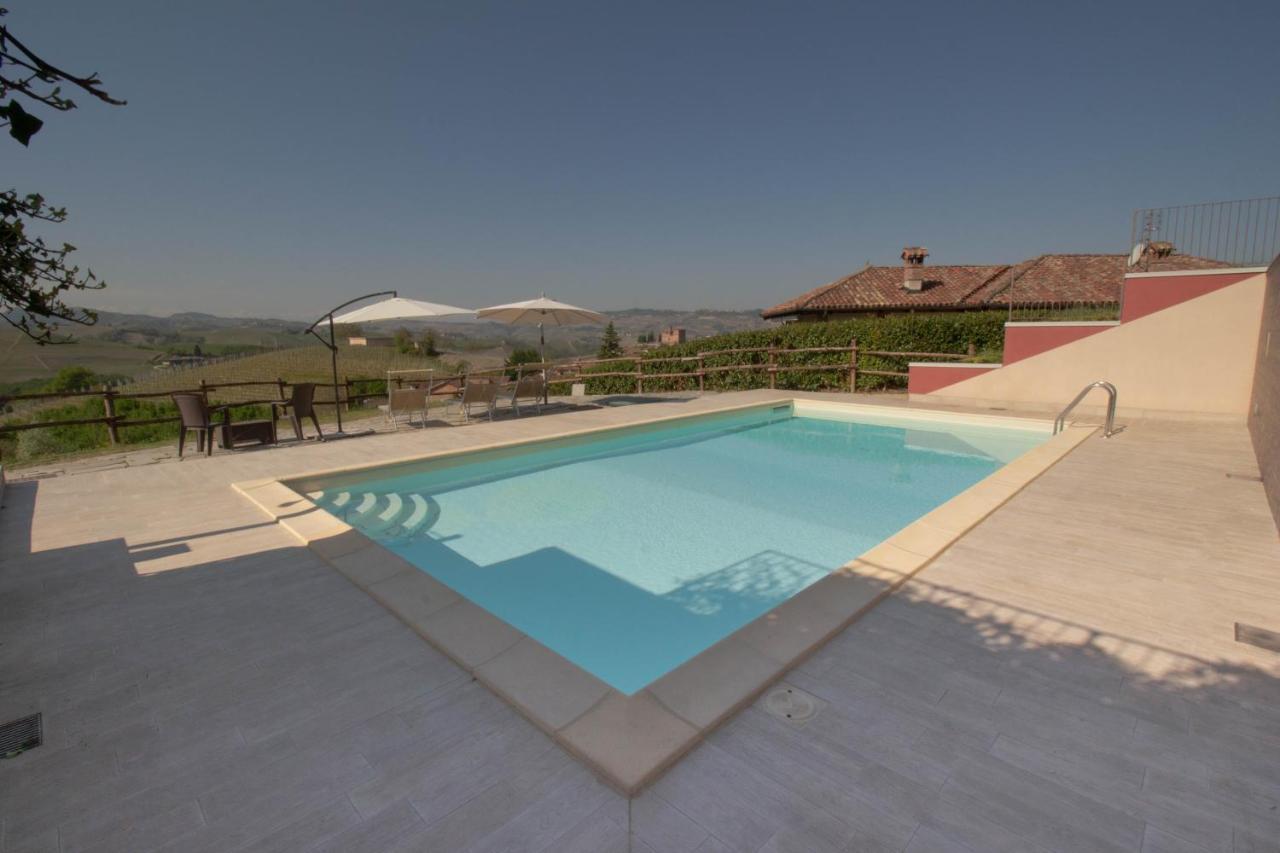 Poggio Dei Farinetti Bed & Breakfast Diano dʼAlba Екстериор снимка