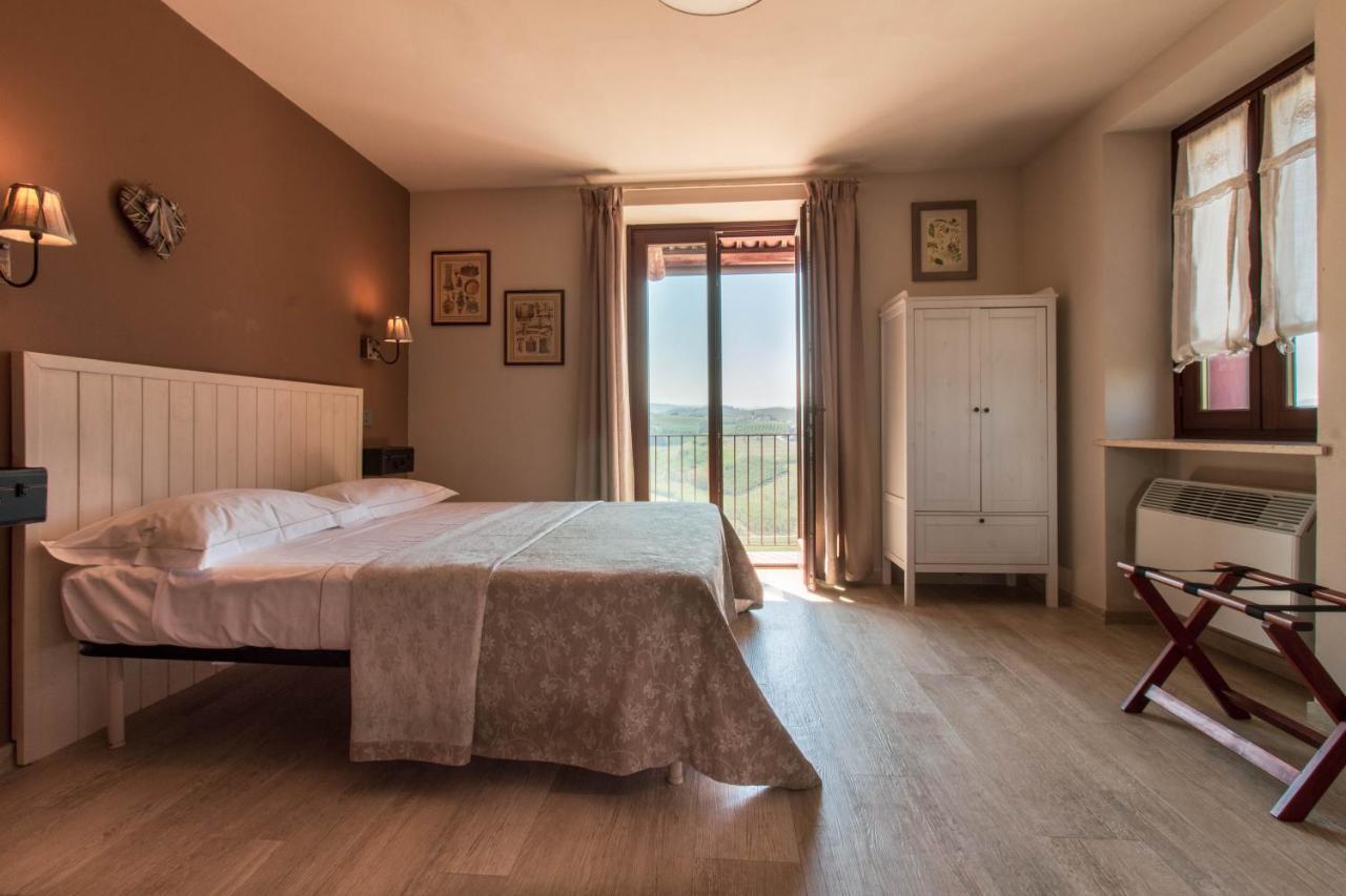Poggio Dei Farinetti Bed & Breakfast Diano dʼAlba Екстериор снимка