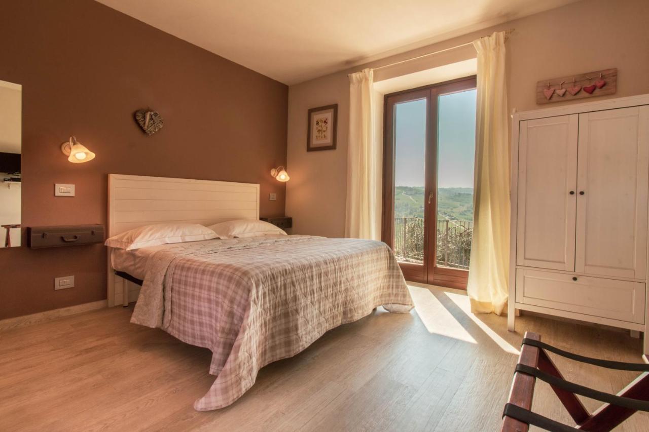 Poggio Dei Farinetti Bed & Breakfast Diano dʼAlba Екстериор снимка
