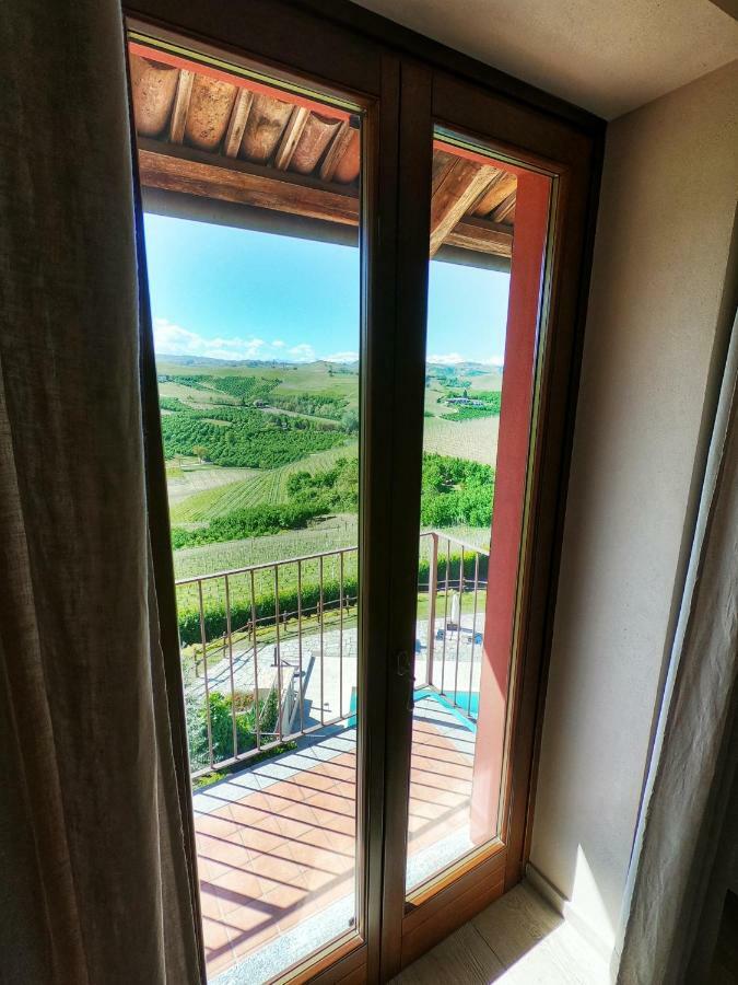Poggio Dei Farinetti Bed & Breakfast Diano dʼAlba Екстериор снимка