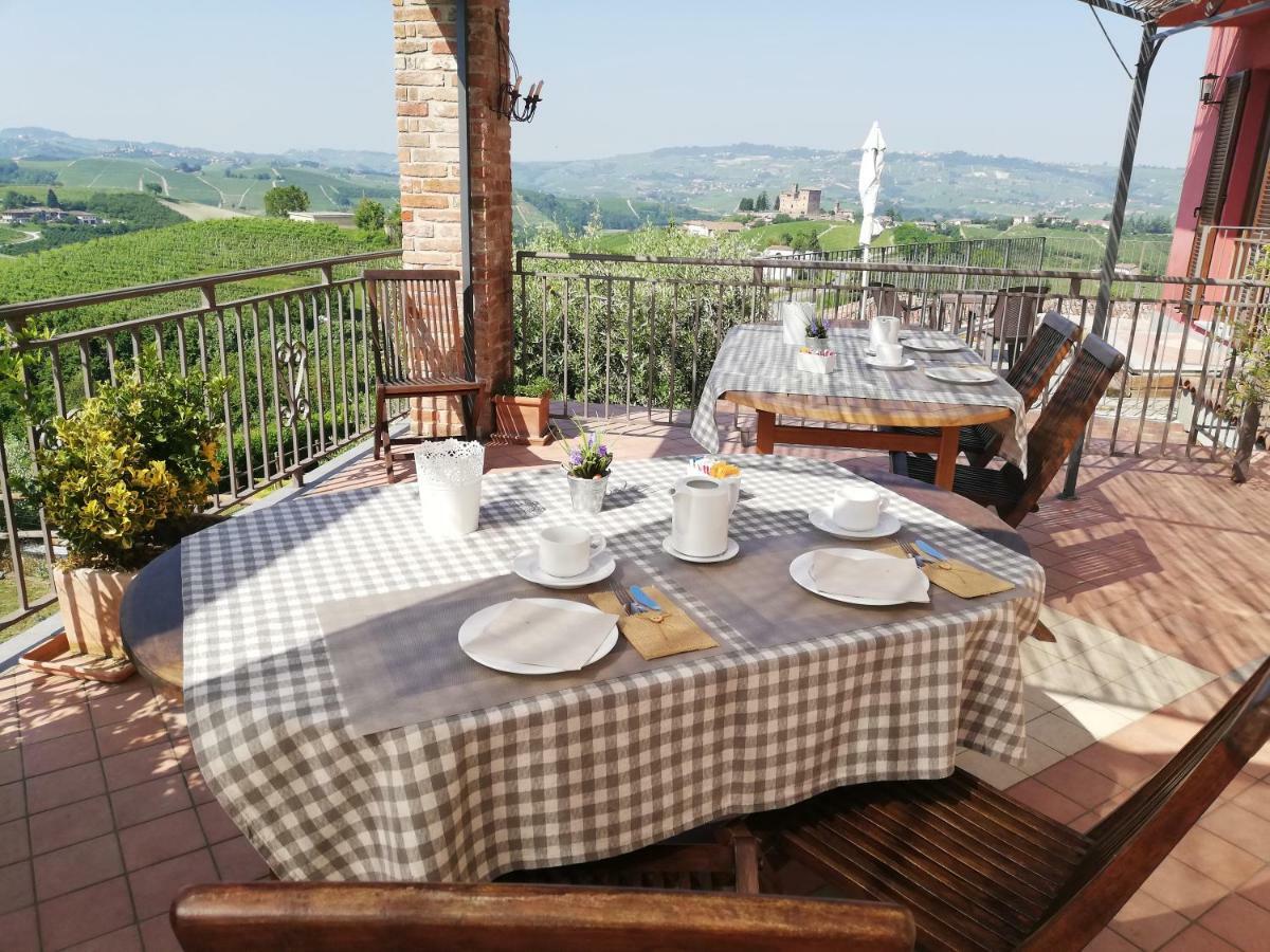 Poggio Dei Farinetti Bed & Breakfast Diano dʼAlba Екстериор снимка