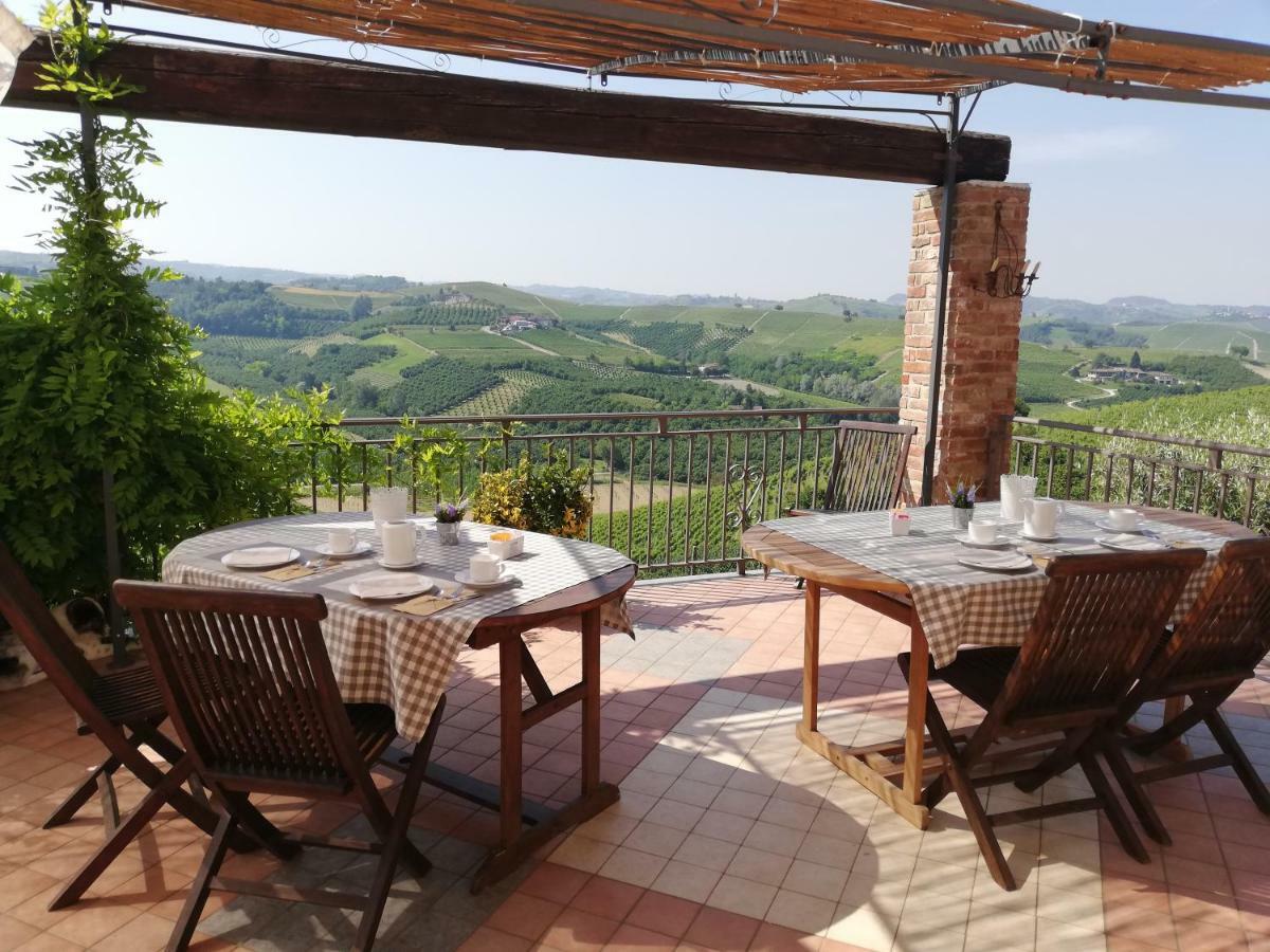 Poggio Dei Farinetti Bed & Breakfast Diano dʼAlba Екстериор снимка
